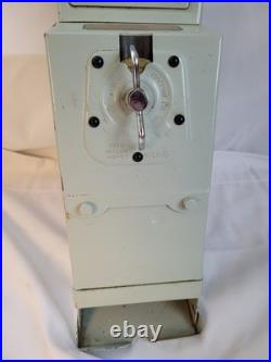 1923 5 Cent Hershey Milk Chocolate Bars Coin Op Vending Machine AMCO Chicago