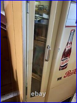 1960s Pepsi Vending Machine Restored and Working with Coin Mechanism