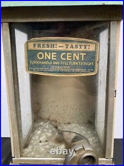 Antique THE MASTER 1 CENT Pat'd 1923 mint green bubble gum vending machine