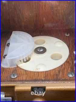 Antique Victor Vending Corp Oak Coin-Op Trade Stimulator Machine No Key As Found