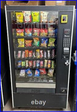 Automatic Products Snack Vending Machine Model LCM3