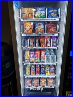 Combo vending machine, unbranded made in china. Great condition. Black & gray