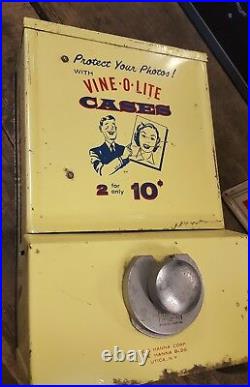 Rare 1970 Cream-Matic VINE-O-LITE Plastic Photo Frame Vending Machine Coin Op