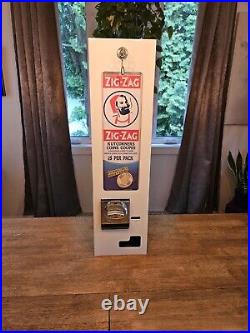 Rare Find Brand New Zig-Zag Paper Kutcorners Distributor Vending Machine 2$ Coin