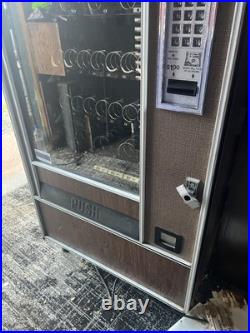 Snackshop AP 6000 / 7000 Snack Vending Machine (WORKS NO SCREEN LIGHTS) Snackshop AP 6000 / 7000 Snack Vending Machine (WORKS NO SCREEN LIGHTS)