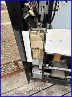 Used Royal 376-8 Soda Vending Machine