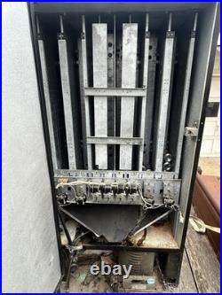 Used Royal 376-8 Soda Vending Machine