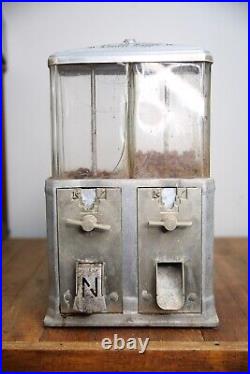 VINTAGE 1930s DOUBLE NUGGET PENNY CANDY NUT PEANUT GUMBALL COIN OPERATED MACHINE