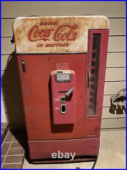 Vendo Coke Machine Red White Circa 1956 Era XH110D Coin Machine. Works Great Cold