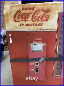 Vendo Coke Machine Red White Circa 1956 Era XH110D Coin Machine. Works Great Cold