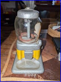 Vintage 1940's Perk-Up Coin Operated Gumball With Key 10 Cent