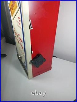 Vintage 1950s Star Delicious Candy 5 Cent Coin Operated Vending Machine