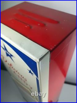 Vintage 1950s Star Delicious Candy 5 Cent Coin Operated Vending Machine