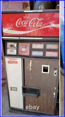Vintage 1970s 12 oz. Coca-Cola coin operated vending machine