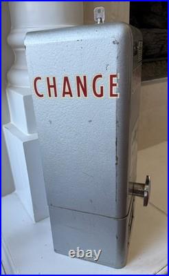 Vintage 50 cent Standard Change Makers Coin Machine