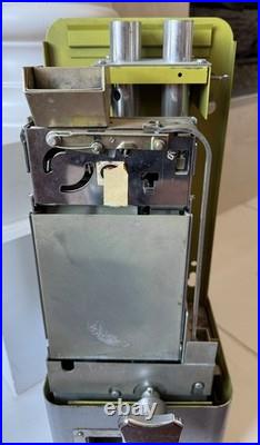 Vintage 50 cent Standard Change Makers Coin Machine