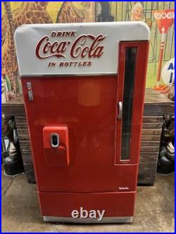 Vintage C. 1950 Coca Cola Vendo 110 Vending Machine Coin Operated Coke 7up Pepsi Vintage C. 1950 Coca Cola Vendo 110 Vending Machine Coin Operated Coke 7up Pepsi