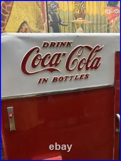 Vintage C. 1950 Coca Cola Vendo 110 Vending Machine Coin Operated Coke 7up Pepsi Vintage C. 1950 Coca Cola Vendo 110 Vending Machine Coin Operated Coke 7up Pepsi