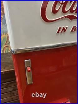 Vintage C. 1950 Coca Cola Vendo 110 Vending Machine Coin Operated Coke 7up Pepsi Vintage C. 1950 Coca Cola Vendo 110 Vending Machine Coin Operated Coke 7up Pepsi