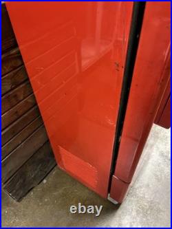 Vintage C. 1950 Coca Cola Vendo 110 Vending Machine Coin Operated Coke 7up Pepsi Vintage C. 1950 Coca Cola Vendo 110 Vending Machine Coin Operated Coke 7up Pepsi