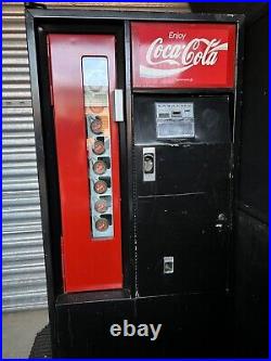 Vintage Coke Machine Cavalier USS-8-64 with Key and Coin Mechanisms. Works Good