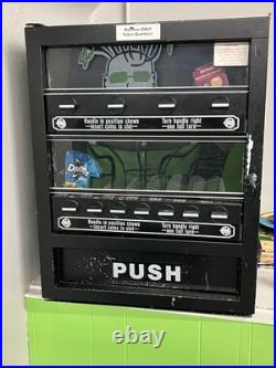 Vintage Commercial Countertop Coin Operated Vending Machine 12 Selection with Key
