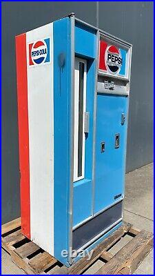 Vintage Pepsi Cola Bottle Vending Machine by Choice Vend Model VUB/C 9-81 Coin