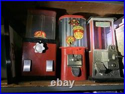 Vintage Universal Vendors Saint Louis Coin Op 5 Cent Vending Machine