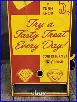 Vintage Venco CANDYETTE 5c Confections Country Store Coin Op Vending Machine