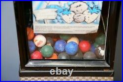 Vintage Victor 88 Gumball Capsule Vending Machine 25 Cent Coin Mechanism no key