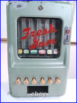 Vintage Working Stoner Fresh Gum Penny Coin Vending Machine withKey