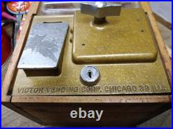 Vtg Victor Co 50s Baby Grand Charm Coin Op Vending Machine Wood Bubblegum Gumbal